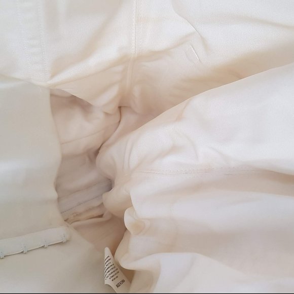 Bridal Gown - Enzoani Dakota Elegant Wedding Gown - Picture 11 of 16